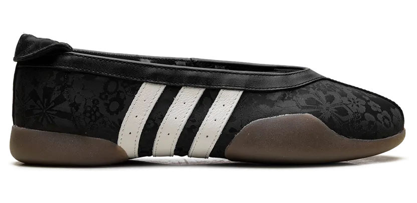 adidas Taekwondo Mei “Core Black”: plat profiel met een verborgen bloemenprint (5)