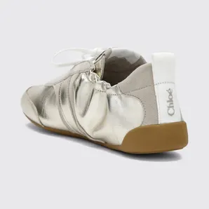 Chloé CHLOÉ Kick Low-Top Sneakers in a Mix of Smooth, Suede, and Laminated Leather Dove Grey (CH26A15RYO9DG)