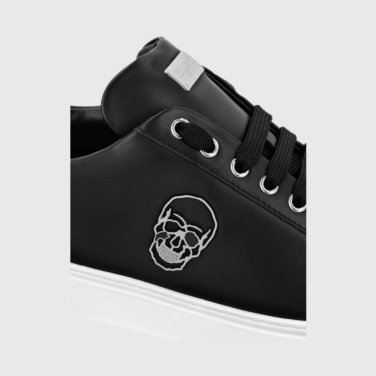 Philipp plein Skull Print Smooth Leather Low-Top Sneakers White 1 (LADSUSC0789PLE005N0102) (3)