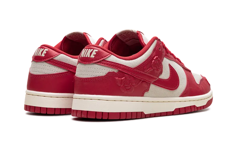 Nike Dunk Low “Red Roses” (HF1986-100)