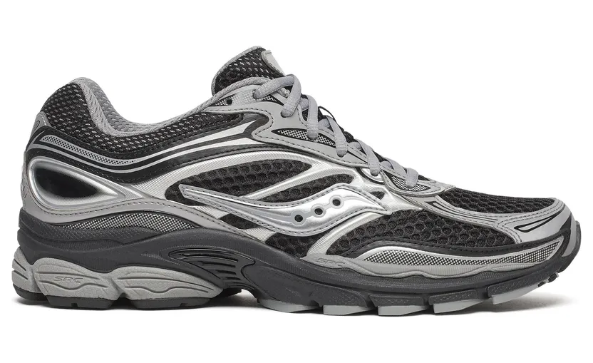 Saucony ProGrid Omni 9 OG in zwart en zilver: de runner voor onder je cargo