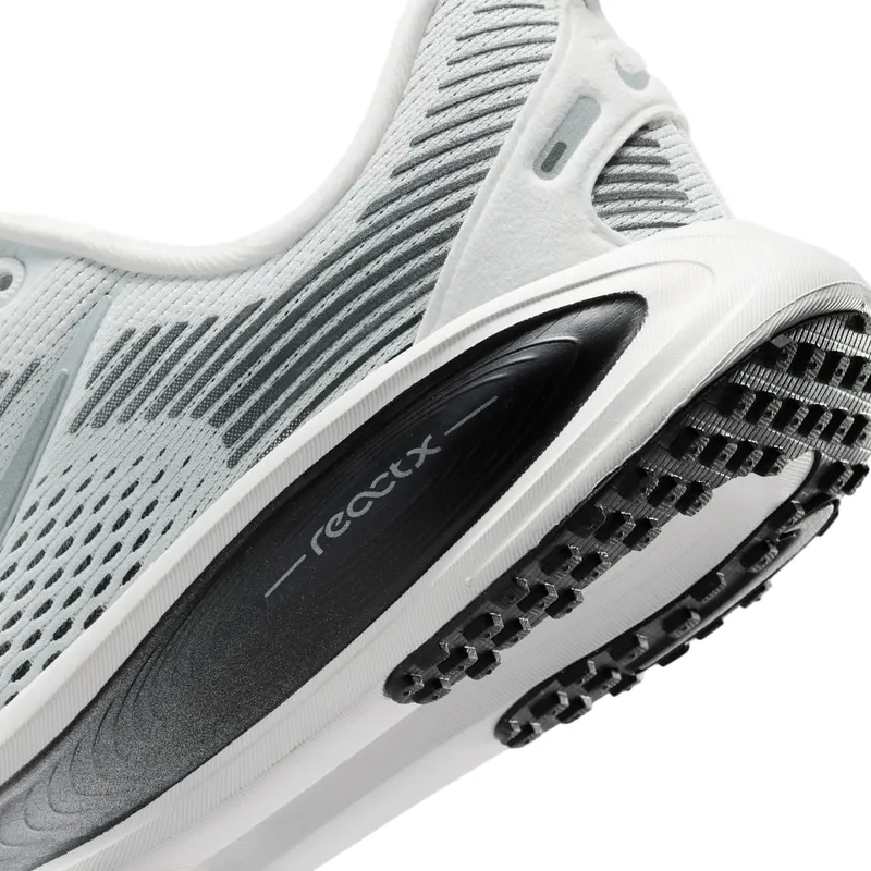nike-vomero-18 IO9501-100