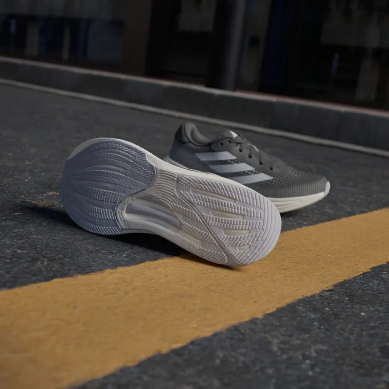 Adidas Supernova Rise “Core Black Halo Silver Dash Grey” (IG5837)