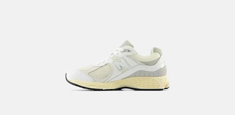New Balance 2002R White Gold (M2002RIA)