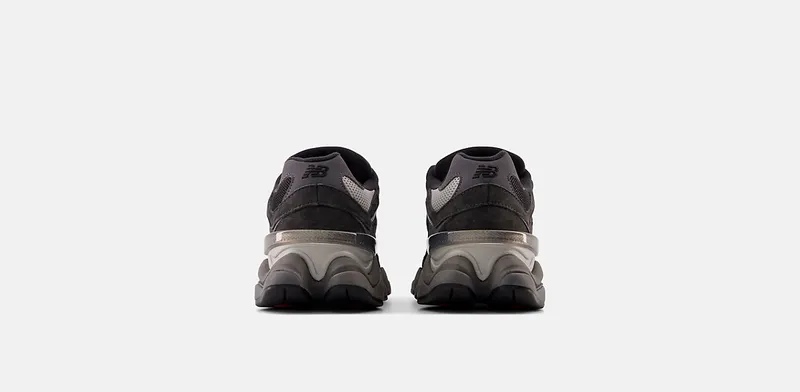 New Balance 9060 “Triple Black”: maximale vorm, minimale drukte (6)