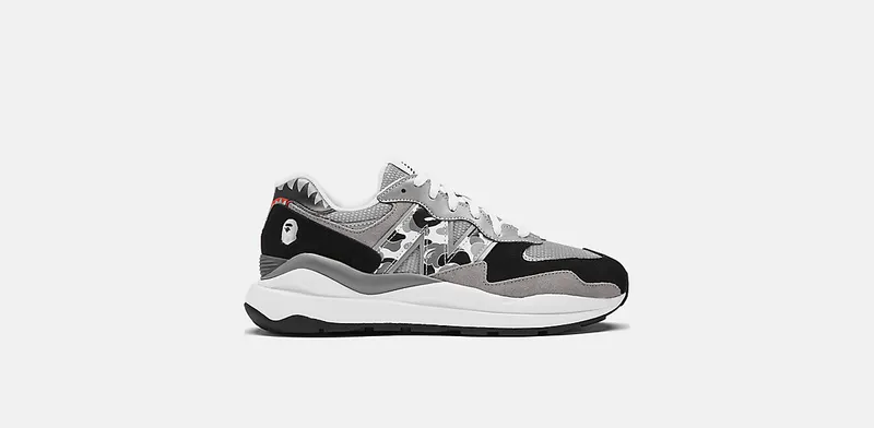 57/40 “Bape x New Balance” (M5740BAP)