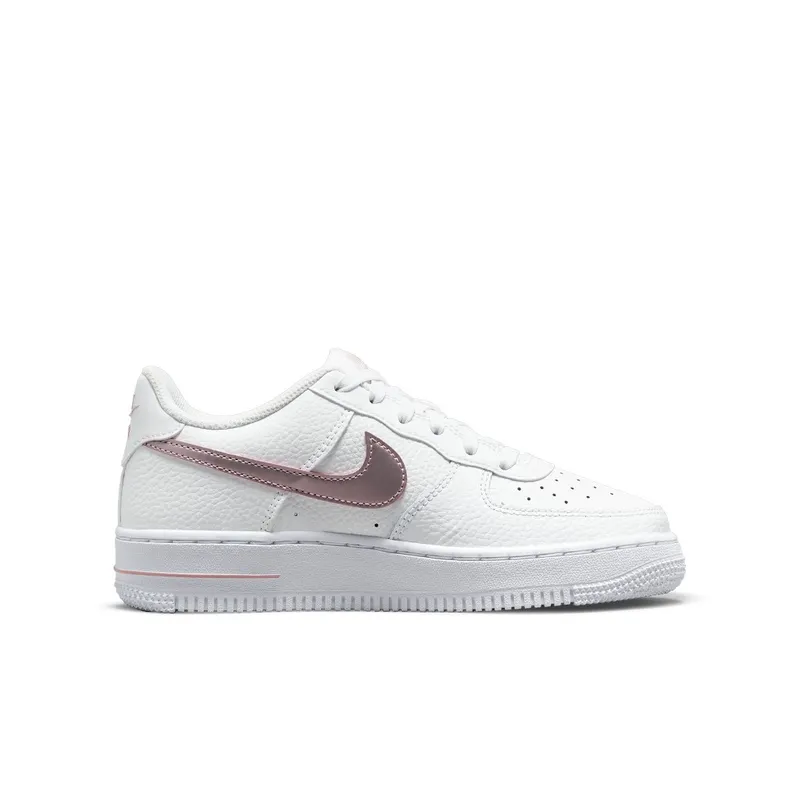 Nike Air Force 1 Older Kids’ White (CT3839-104)