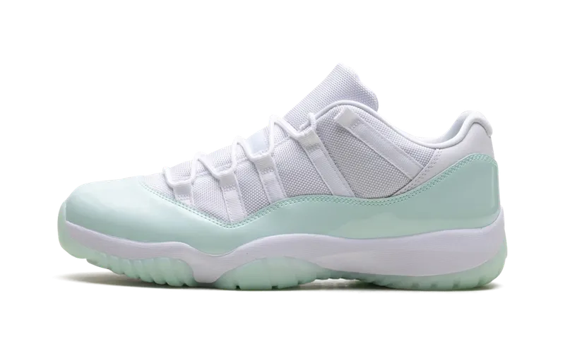 Air Jordan 11 Low “Igloo” (AH7860-103)