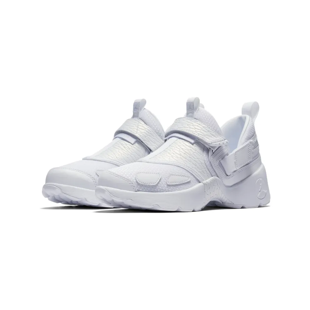 Jordan Trunner LX Heiress Frost White (GS) White/Pure Platinum-White (897997-100)