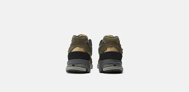 New Balance 2002R “Protection Pack – Dark Moss” (M2002RDN)