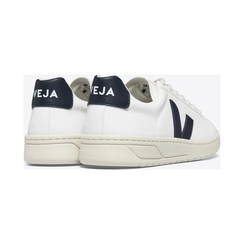 VEJA Urca mit Logo – White (UC0703174)