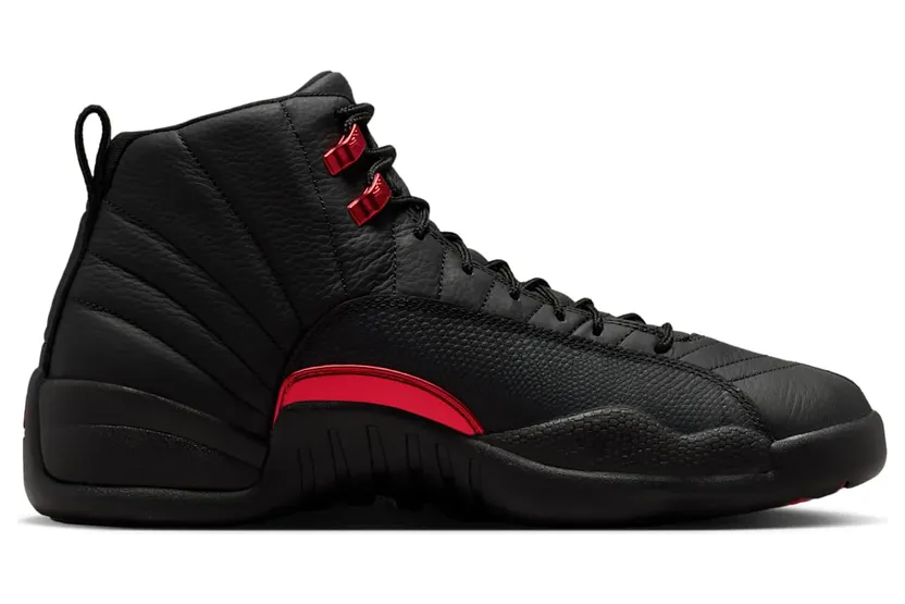 Air Jordan 12 GS “Bloodline”: prijs & maten vergelijken (3)