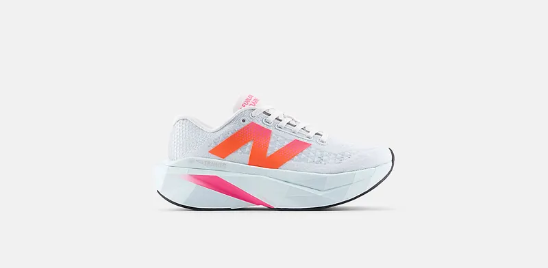 NEW BALANCE FuelCell SuperComp Trainer v3 “GLINT BLUE / DAYBREAK” (WRCX76E)