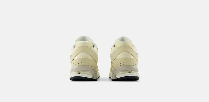 New Balance 2002R “Beige” (M2002RFI)