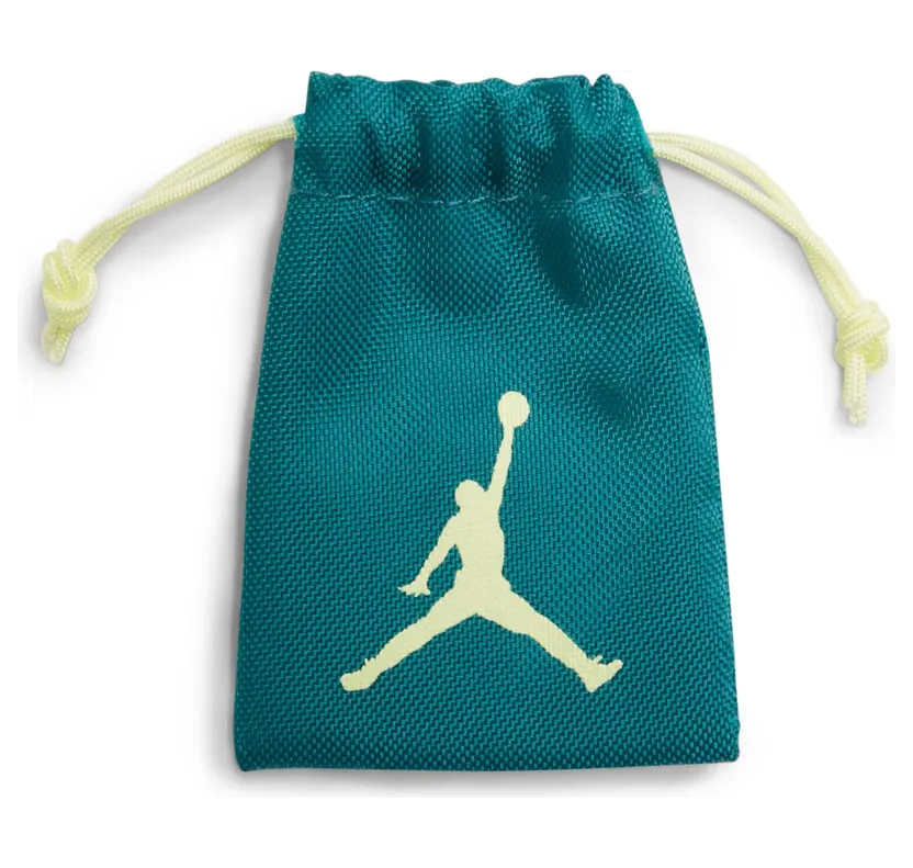 air-jordan-4 FB2213-200