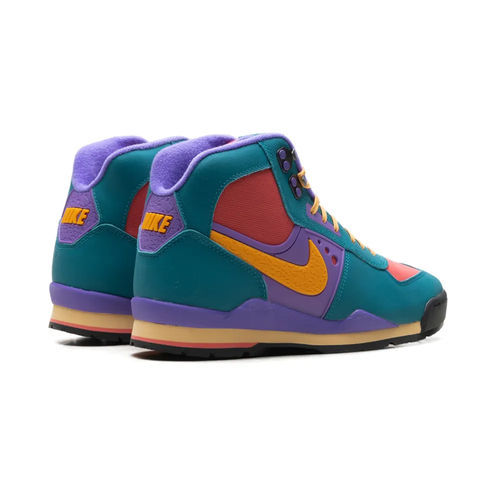 Nike Baltoro “Bright Spruce Kumquat” (IH4450-300)