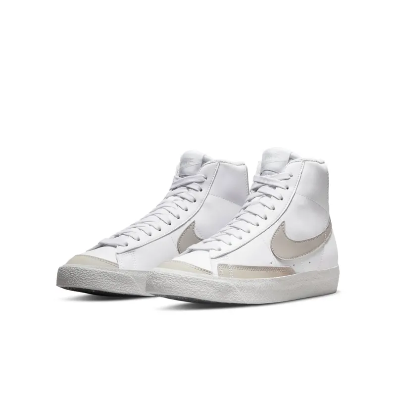 Nike Blazer Mid ’77 SE Older Kids’ White (DM1000-100)