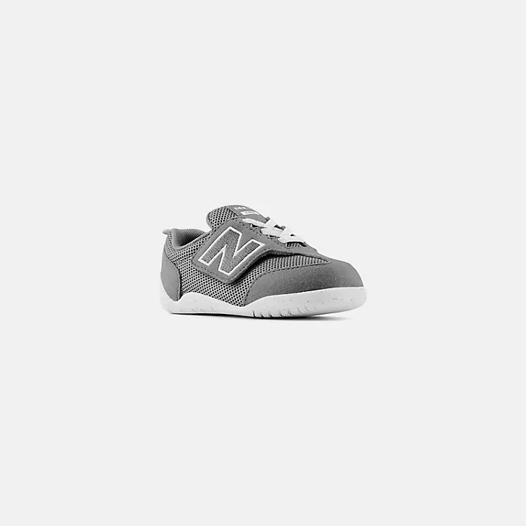 new-balance-sneaker NW1STGR