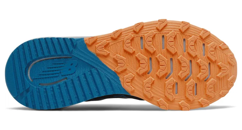 new-balance-sneaker MTNTRCS4