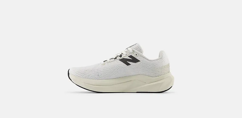 NEW BALANCE FuelCell Propel v5 “White / Linen / Black Cement” (WFCPRCX5)