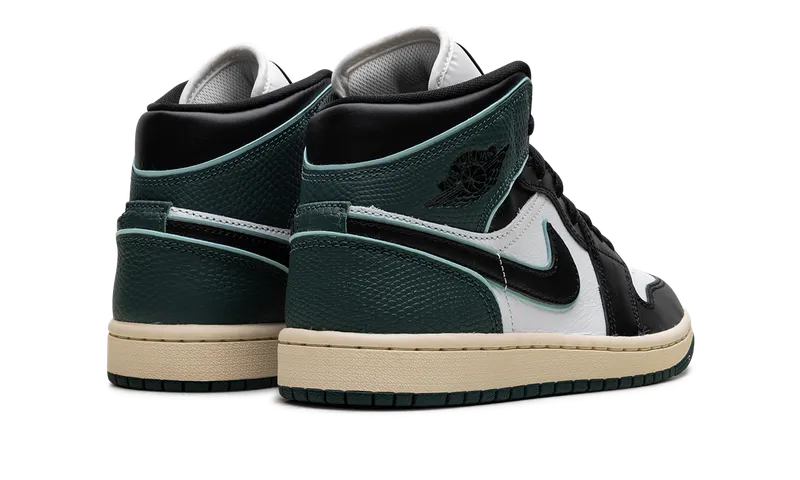 Jordan 1 Mid SE “Oxidized Green” (FQ7818-100)