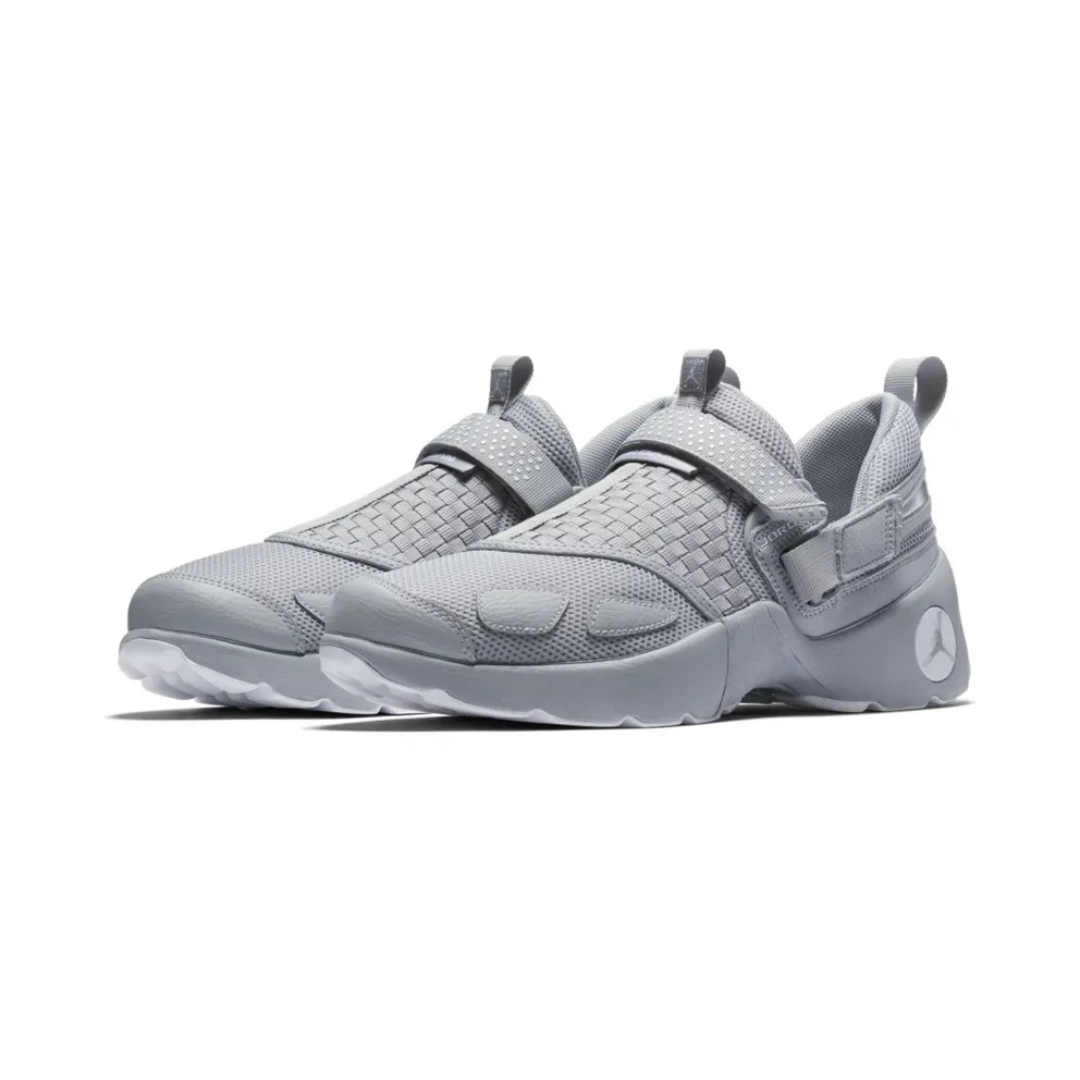 Jordan Trunner LX Wolf Grey Wolf Grey/Wolf Grey-White (897992-003)