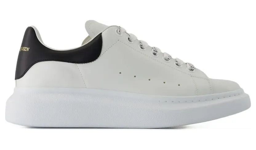Alexander McQueen Oversized Sneakers – Schwarz (553680WIEEN)