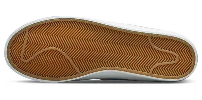 nike-zoom DM8890-100