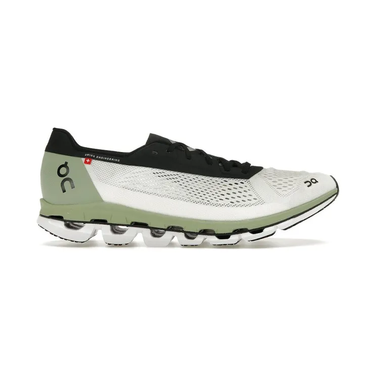 On Running Cloudboom White Black (37.99641)