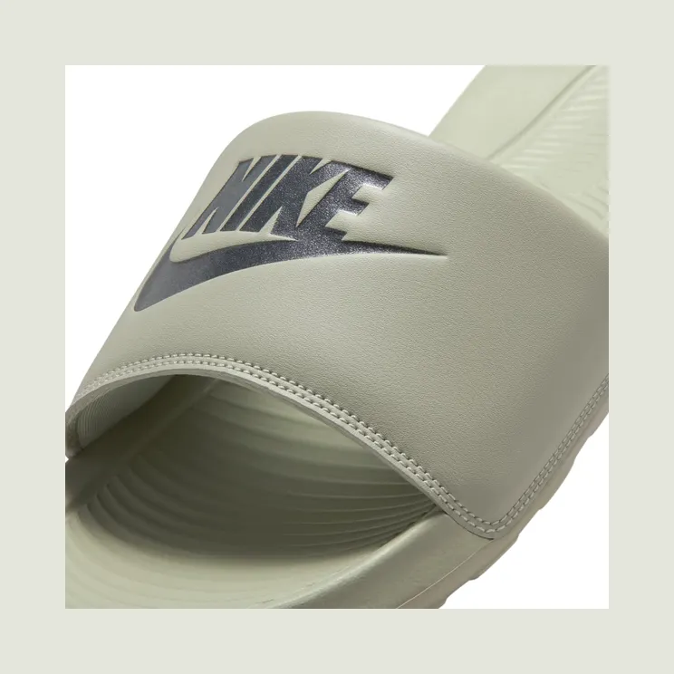 nike-victori-one CN9675-305