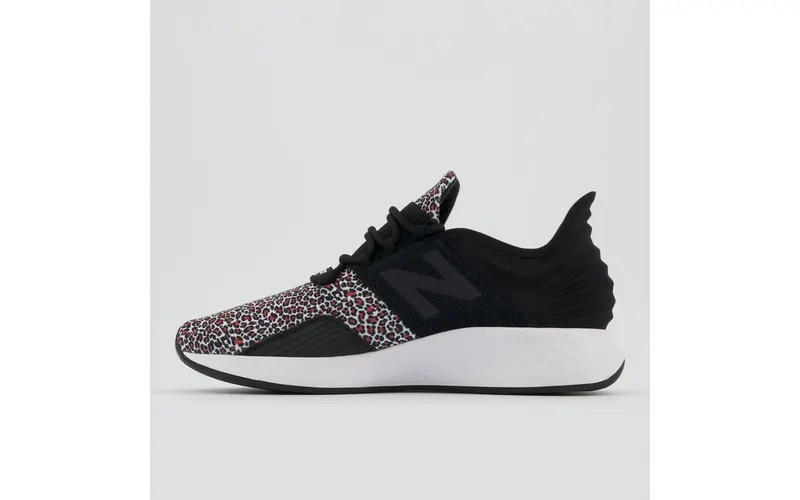 New Balance New Balance  Black/Red/White (WROAVBV)