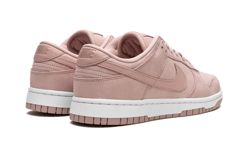 Nike DUNK LO PRM “Pink Oxford” (DV7415-600)