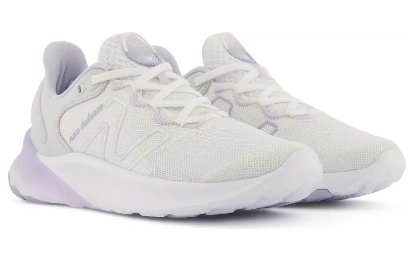 new-balance-sneaker WROAVCG2