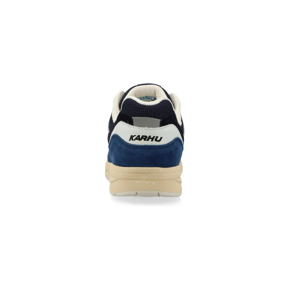 Karhu Legacy 96 (true navy / irish cream) – F806064