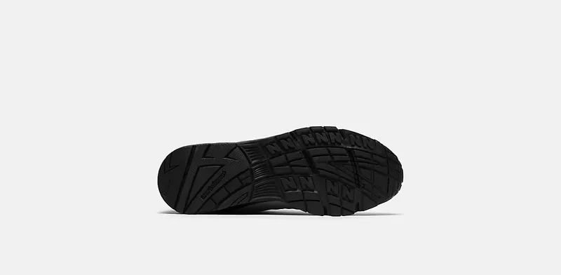 New Balance 991 “Stray Rats Black” (M991SRP)