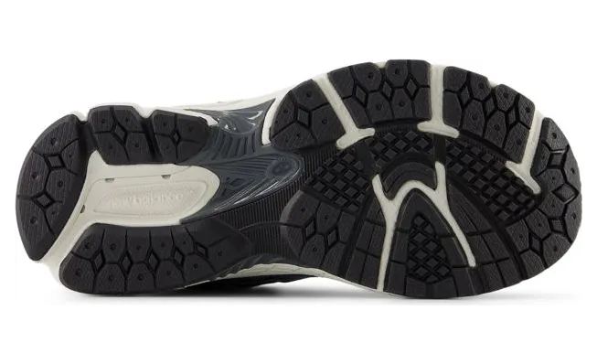 new-balance-sneaker PC2002-CF