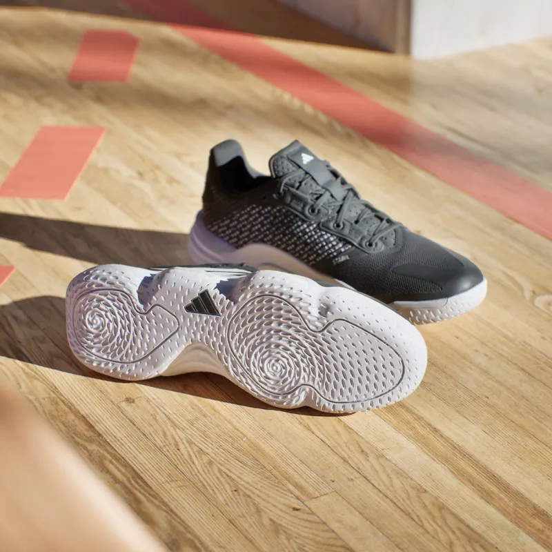 Adidas Stabil 16 Indoor Core Black / Cloud White / Cloud White (IH5556)
