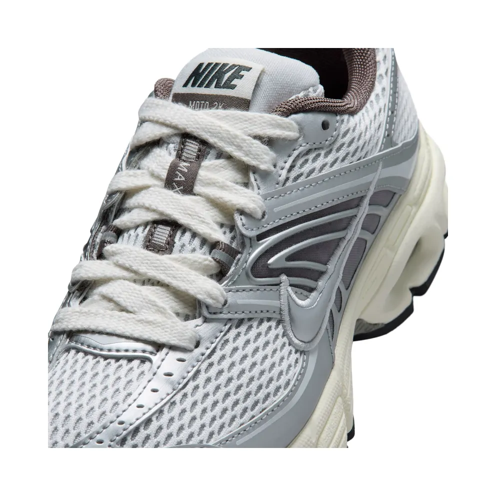Nike Air Max Moto 2K “Platinum Tint / Cave Stone / Anthracite / Metallic Silver” (IV5764-094)