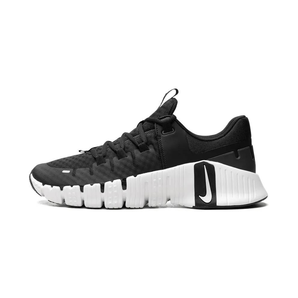 Nike Free Metcon 5 “Black / White” (DV3949-001)