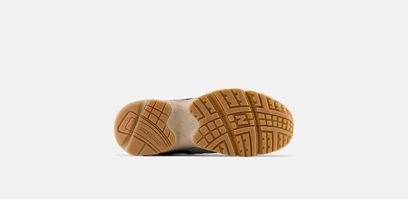 New Balance 725 Radically Classic Pack Dark Grey Gum (ML725U)