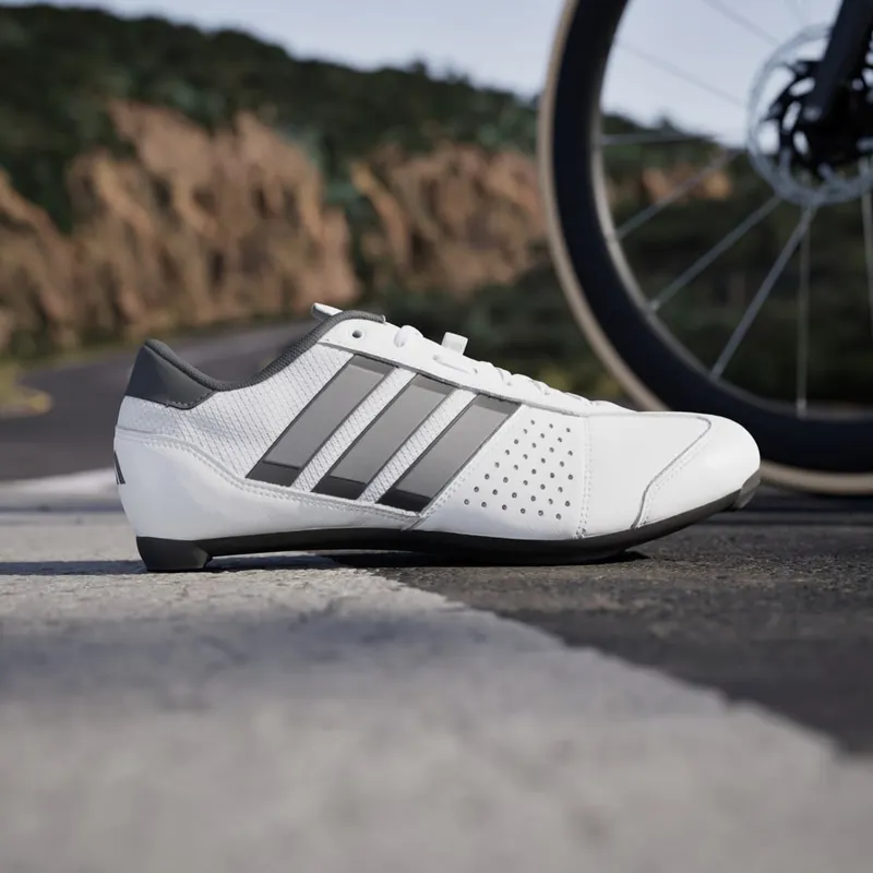 Adidas Heritage Road Fietsschoenen Cloud White / Carbon / Carbon (IE1396)