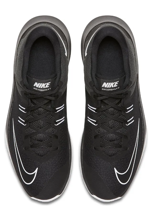 nike-air-versitile 921692-001
