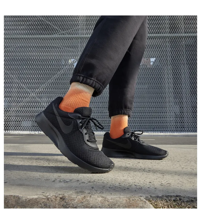 nike-tanjun DJ6258-001