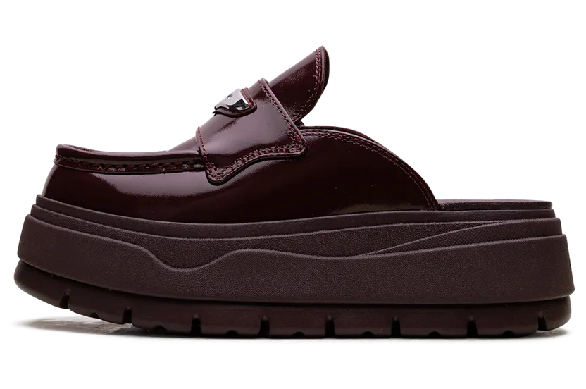 Jordan Mule “Dark Team Red” (HJ4292-600)