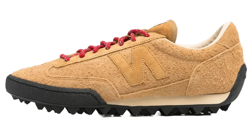 New Balance Gator Run “Timberwolf”: rauwe trail-vibe op straat