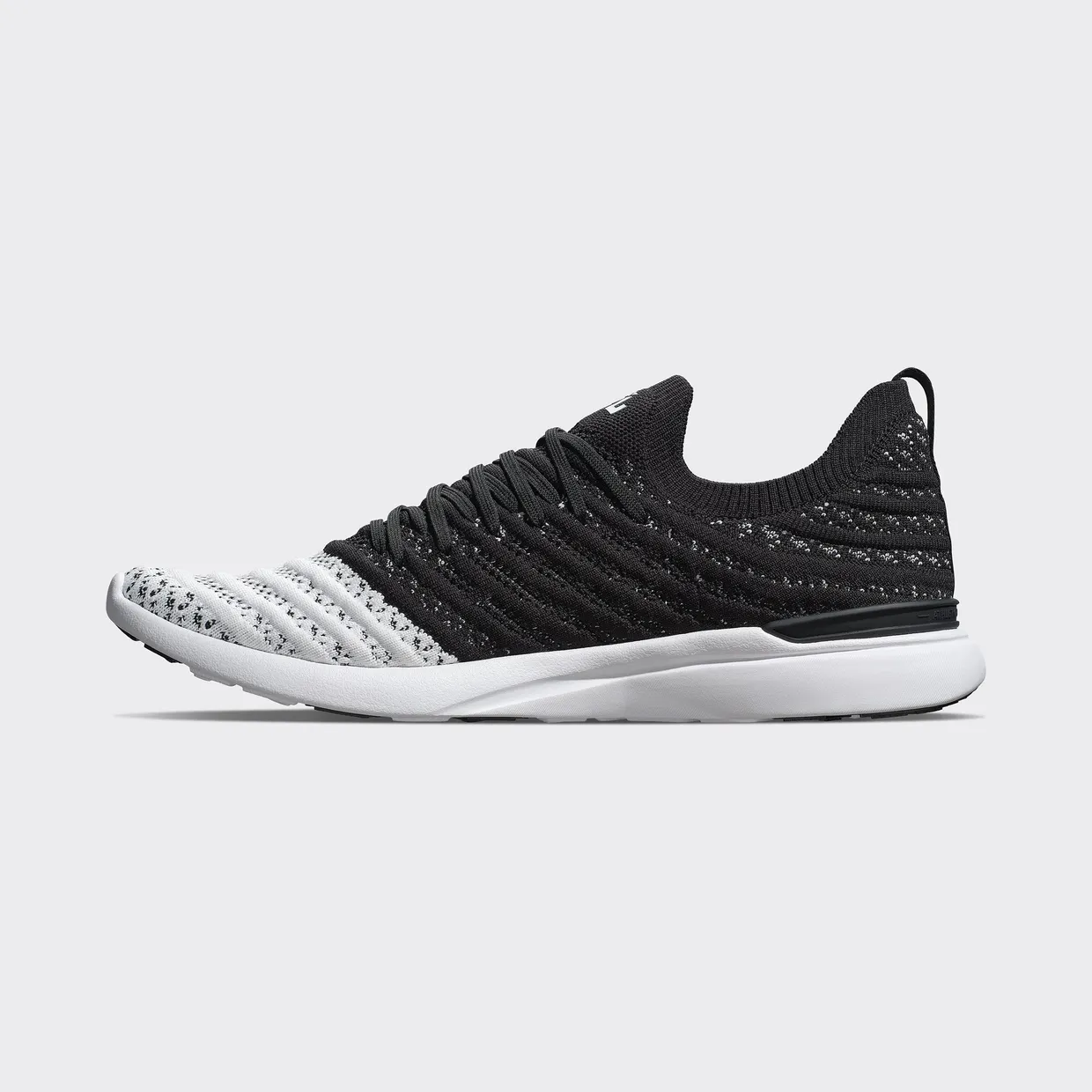 APL TechLoom Wave “Black/White/White” (Heren) (2)