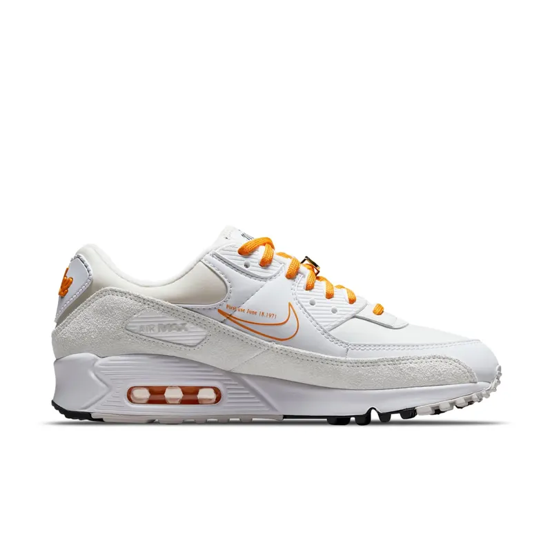 Nike Air Max 90 SE White – “White / University Gold / Sail / Light Bone” (DA8709-100)