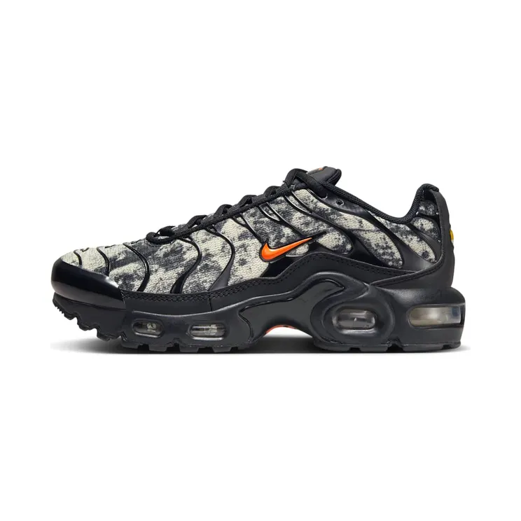 Nike Air Max Plus Black Orange Camo “Black / Sand Drift / Safety Orange” (FV6915-001)
