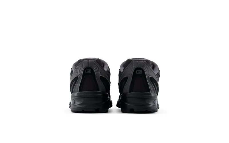 New Balance 740 Black