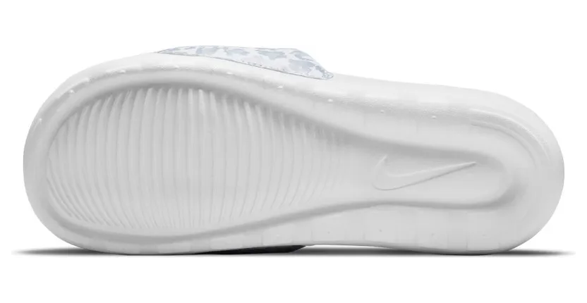 nike-victori-one CN9676-103
